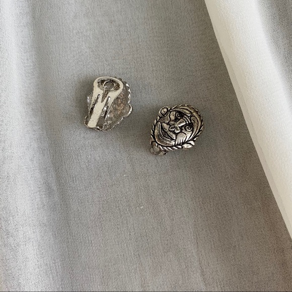 Vintage Silver Tribal Face Detail Clip Earrings - Picture 4 of 5